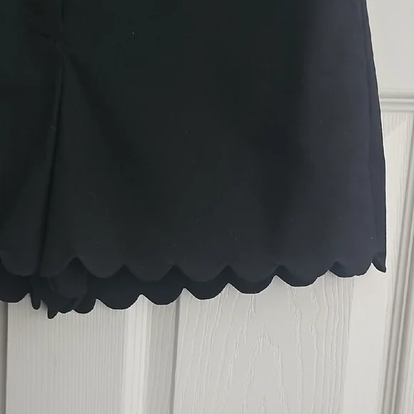 Rebecca Taylor Black High Waist Scalloped Shorts.. #390 - Picture 2 of 13